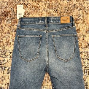 NWT Abercrombie & Fitch Super Skinny High Rise Jeans - Size 25 Short / 0 s